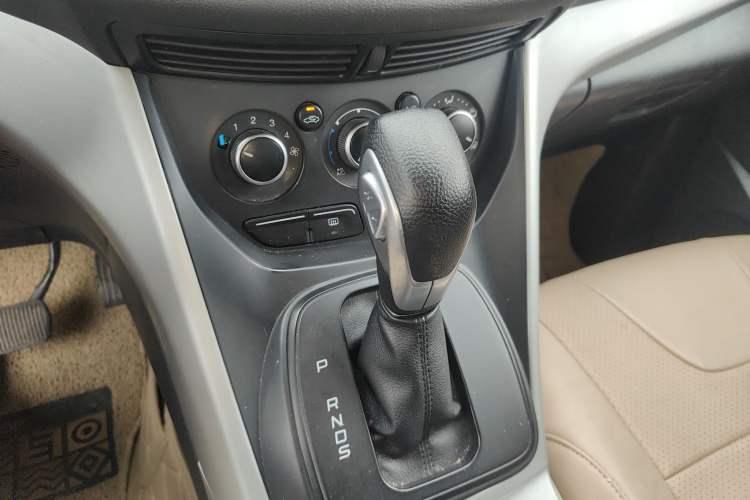 Used Ford Kuga 2013 1.6L GTDi Two-Wheel-Drive Comfort Model