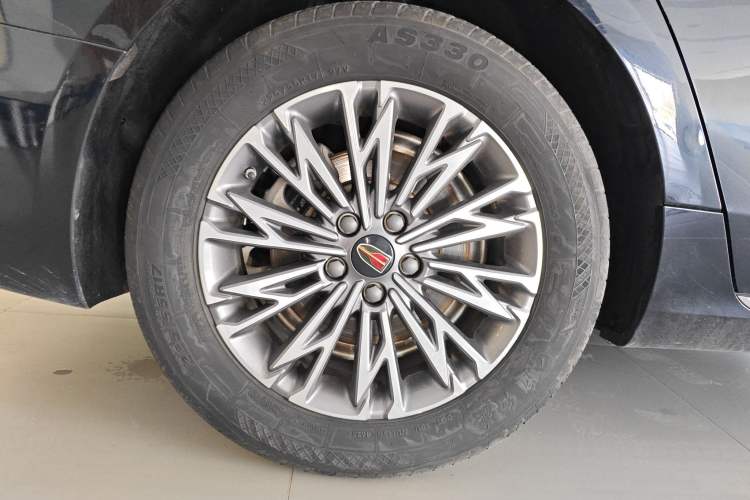 Used Hongqi H5 2024 1.5T DCT Smart Connect Flagship Edition Right Rear Wheel Hub