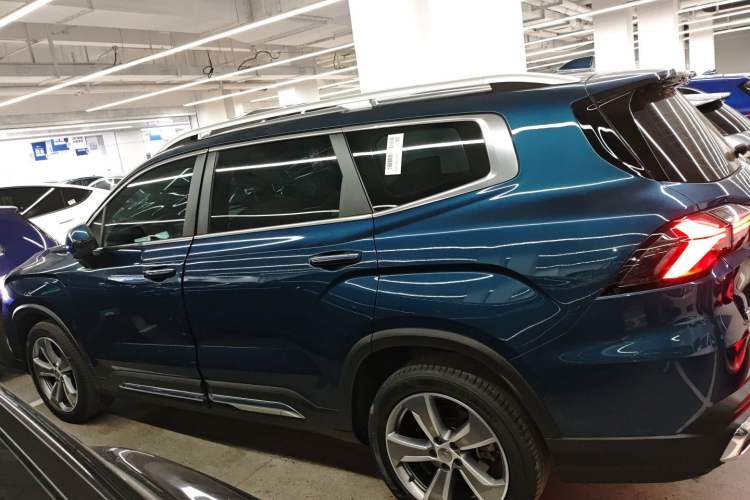 Used Geely Auto Haoyue L 2023 2.0T DCT Flagship Version Exterior 3