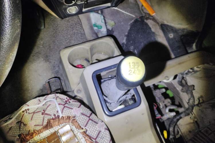 Used Dongfeng Xiaokang C37 2015 1.5L Standard II DK15-06 Gear Lever