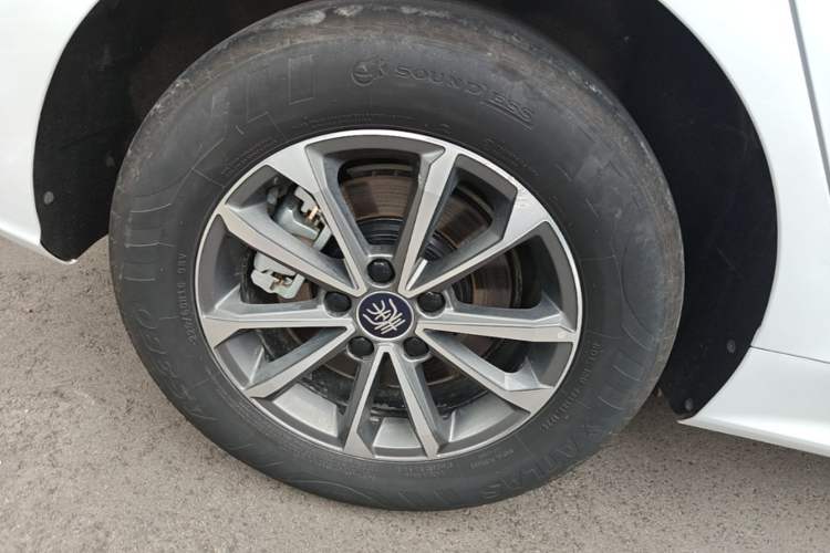 Used BYD Qin PLUS 2024 HONOR Edition DM-i 55KM Beyond Model

