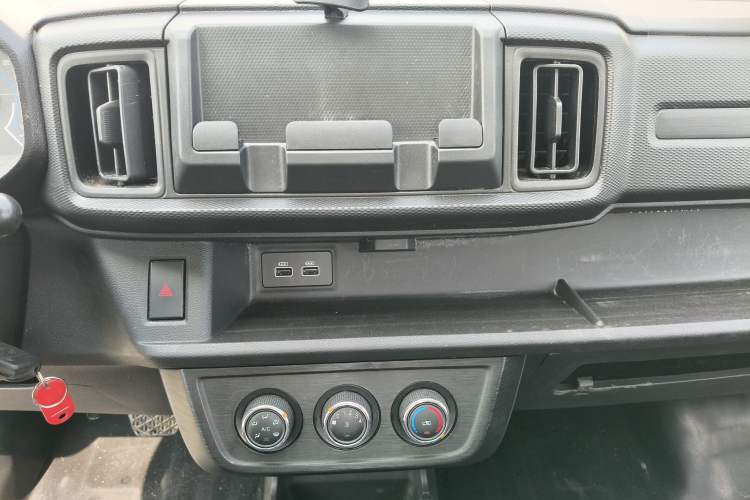 Used Karry Xiaoxiang X7 2024 AVIC Battery (3815 Cargo Box) Side-Panel Truck – Deluxe Model Audio And AC Panel