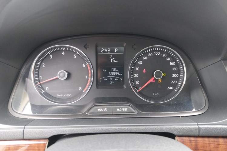Used Volkswagen Lavida 2013 1.4TSI DSG Comfort Edition Instrument Cluster