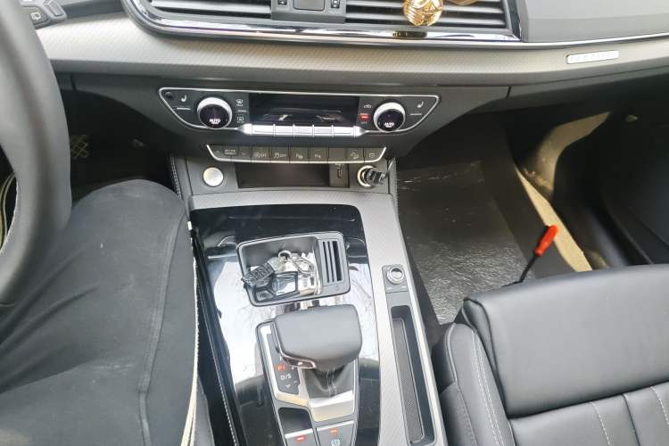 Used Audi Q5L 2022 40T Luxury Dynamic Model
