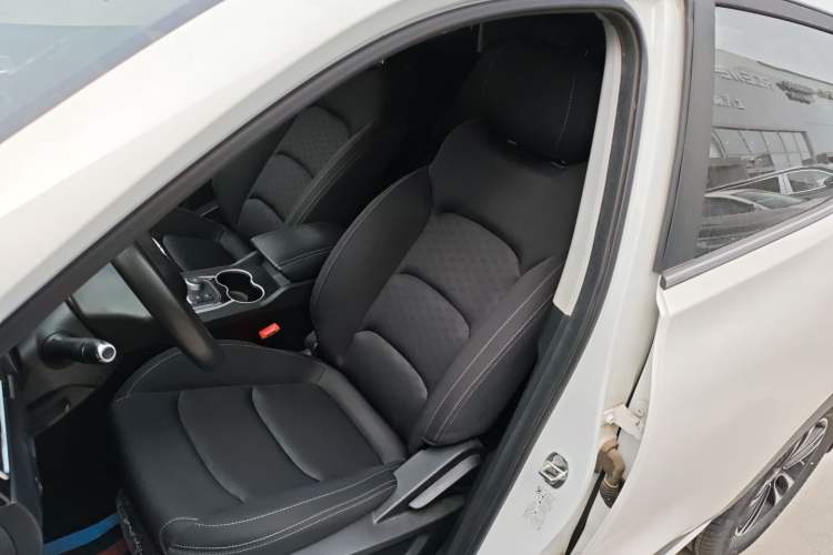 Used Cowin Xuanjie 2020 Revised Version 1.5L Manual - Yue Left Front Seat