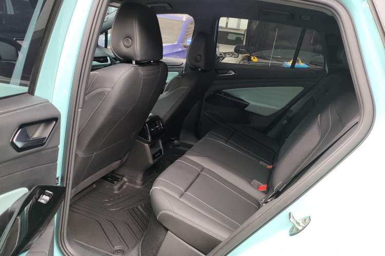 Used Volkswagen ID.4 X 2025 Smart Version Pure & Intelligent Enjoyment Edition
