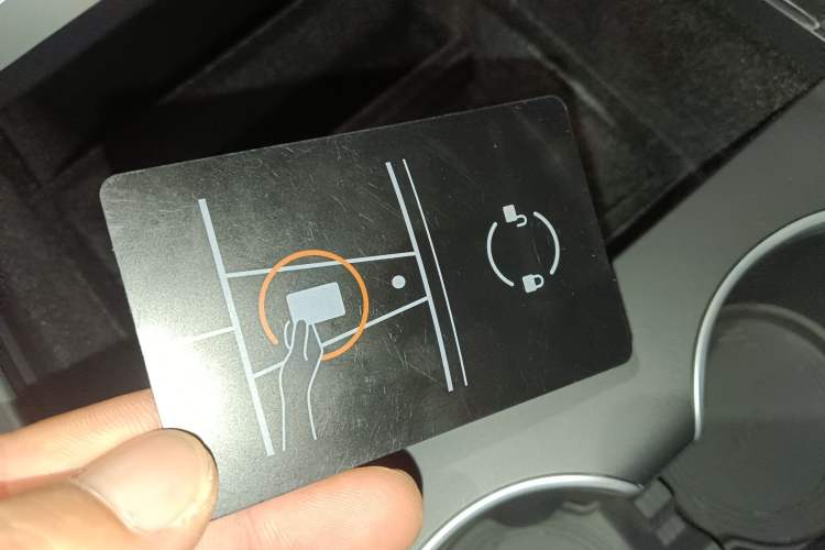 Used Tesla Model Y 2025 Long-Range All-Wheel-Drive Version