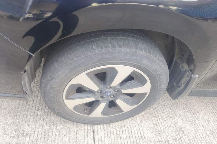 Used Subaru Forester 2016 2.0i Luxury Navigation Edition Left Front Wheel Hub