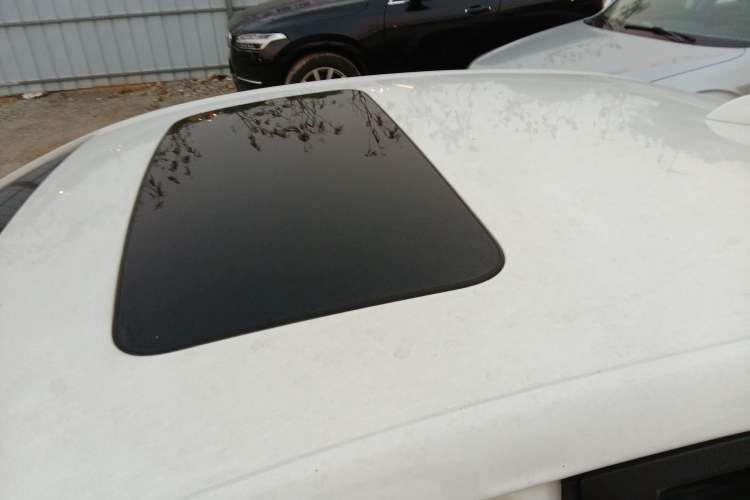 Used Buick GT 2018 18T Automatic Elite Model Roof