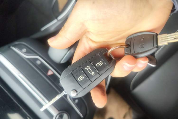 Used Peugeot 408 2016 1.6T Automatic Luxury Edition Vehicle Key