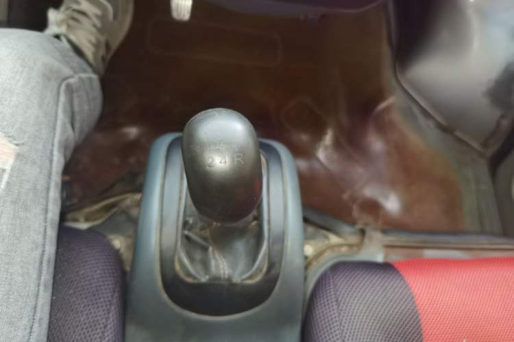 Used Wuling Zhiguang 2010 1.0L New Version Practical Edition with Short Body Gear Lever