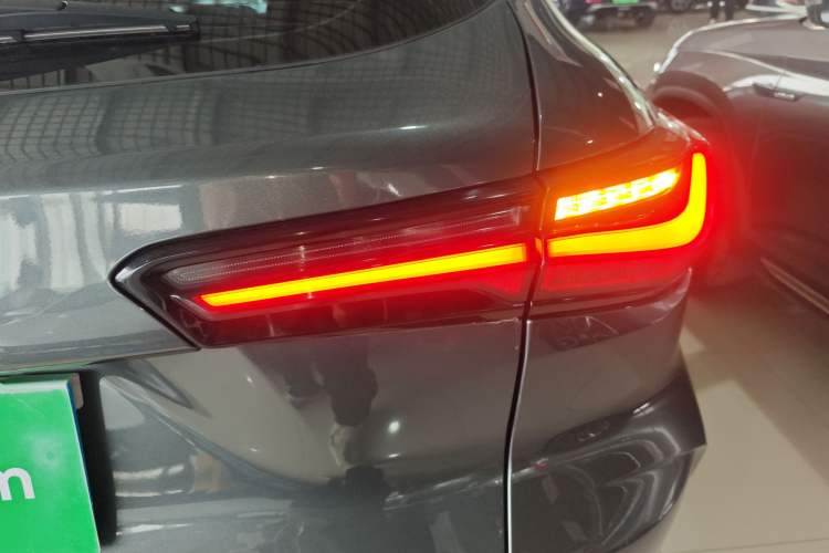 Used CHANGAN OSHAN X5 2021 1.5T DCT Flagship Edition Right Rear Taillight