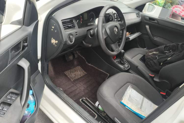 Used Skoda Rapid Spaceback 2014 1.6L Automatic Enjoyment Edition