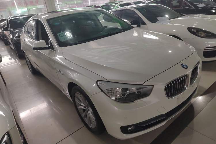Used BMW 5 Series GT 2015 528i Leading Model Exterior 2