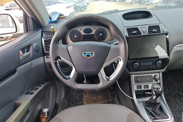 Used Geely Auto Classic Emgrand 2013 Sedan 1.8L Manual Entry-Level CNG Model
