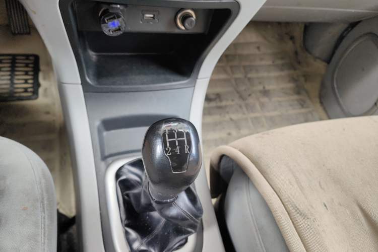 Used Dongfeng Shuaike 2016 1.5L Manual Standard Edition Gear Lever