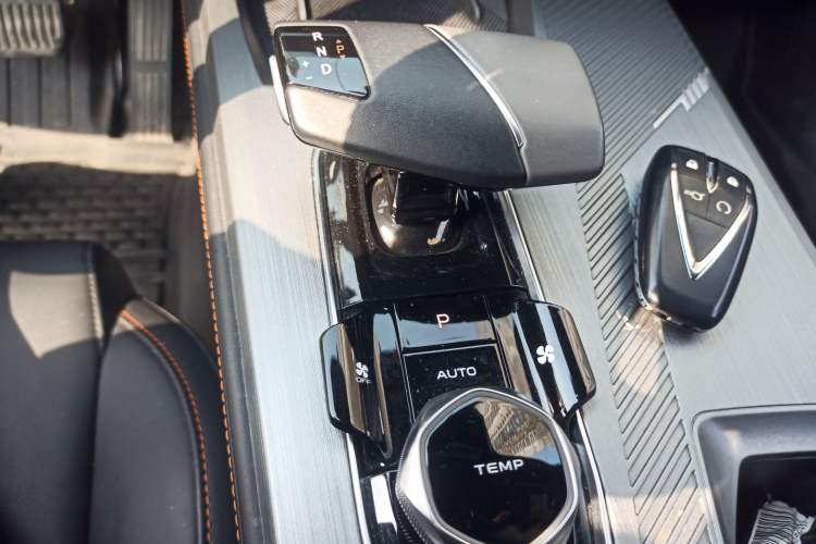 Used CHANGAN OSHAN Z6 New Energy 2023 ZhiDian iDD 150KM Flagship PLUS Gear Lever