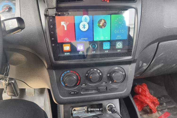 Used Dongfeng Fengon 330 2016 1.5L Manual Enjoyment Model DK15 Audio And AC Panel