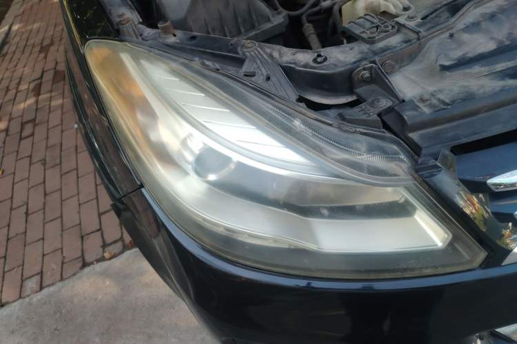 Used JMC Yusheng S350 2013 2.4T Automatic 2WD Diesel Luxury Edition 5 Seats
