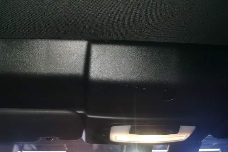 Used BMW 2 Series (Import) 2018 220i Convertible Coupe Sports Design Package
