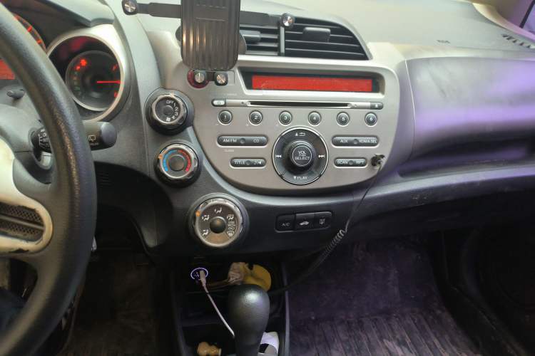 Used Honda Fit 2011 1.3L automatic comfort version
