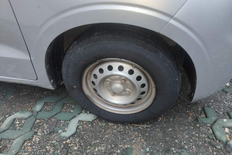 Used Wuling Hongguang V 2019 1.5L Jingqu Version China VI LAR