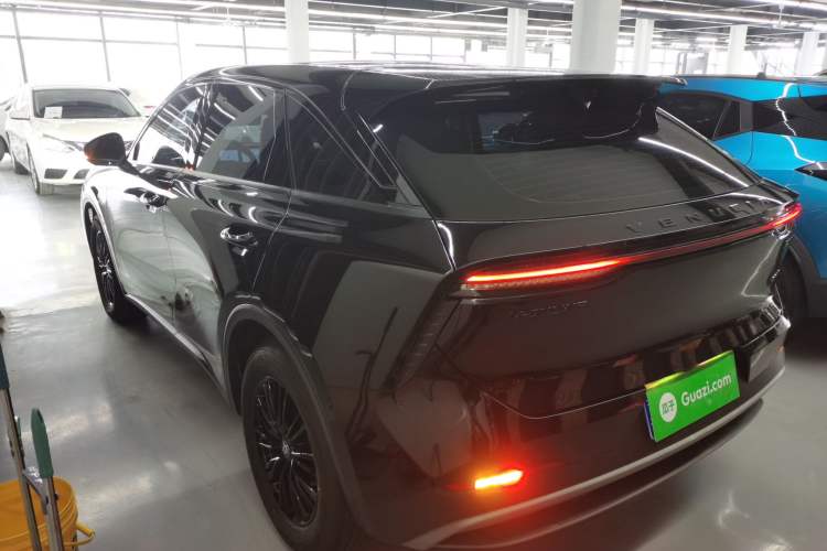 Used Venucia V 2022 260T Black Horse Edition · Idol
