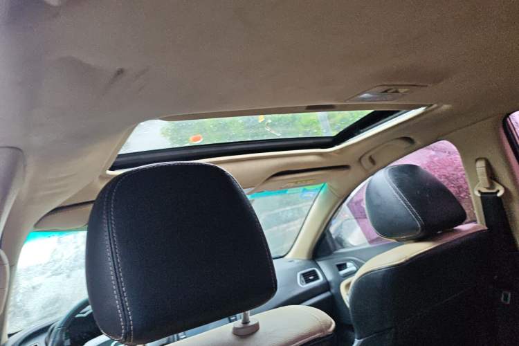 Used Haima Fumei 2016 1.6L Manual Prestige Model Upgrade Headliner