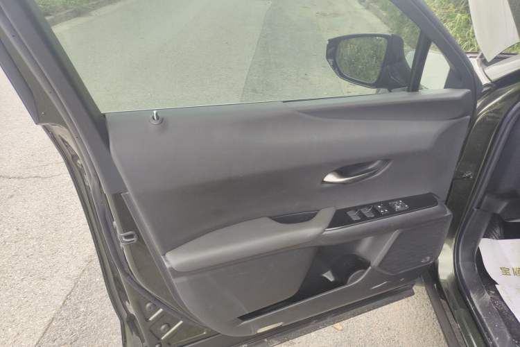 Used Lexus UX New Energy 2020 300e Pure·Joy Edition Interior 7