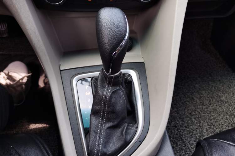 Used Buick GT 2015 15N Automatic Elite Version Gear Lever