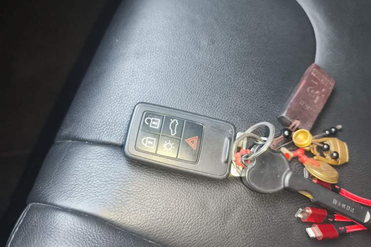 Used Volvo V40 2018 T3 Zhiyi Edition
