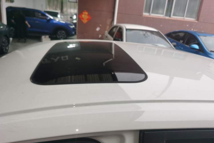 Used Geely Auto Emgrand 2025 4th Generation 1.5L CVT Flagship Version Roof