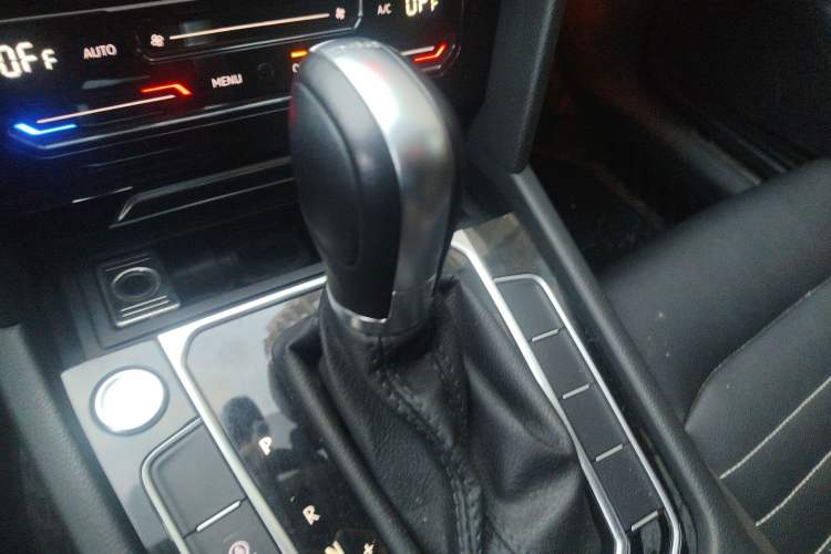 Used Volkswagen Magotan 2020 330TSI DSG Leading Model Gear Lever