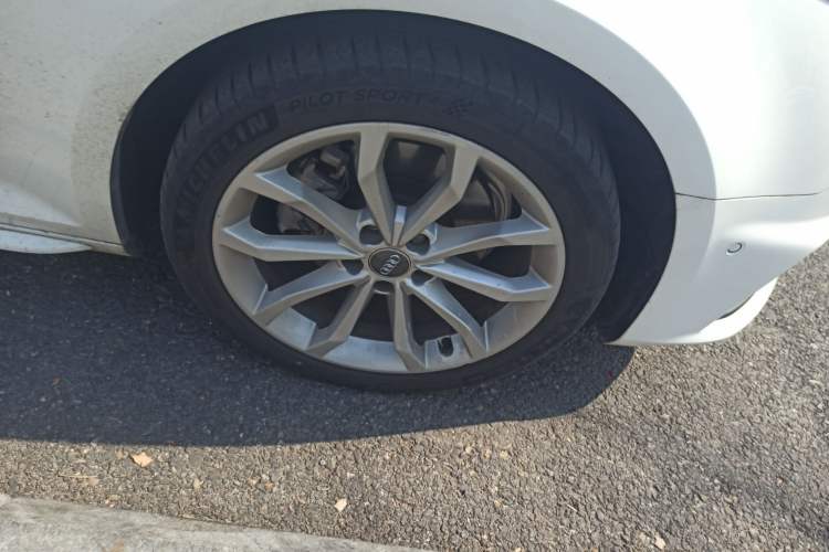 Used Audi A4L 2019 40 TFSI Fashion Edition China VI Emission Standard