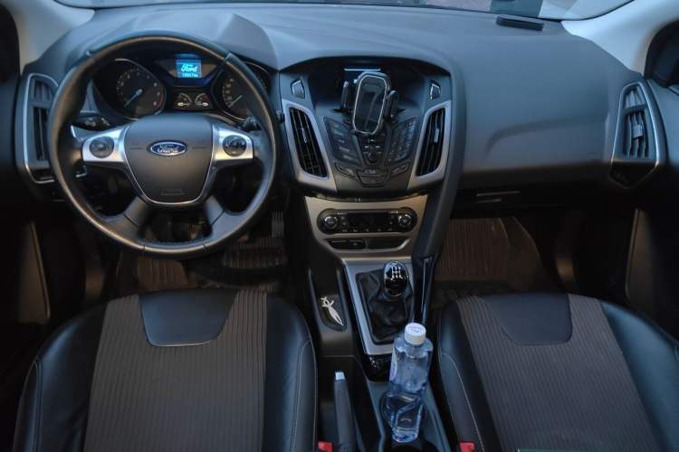 Used Ford Focus 2012 Hatchback 1.6L Manual Fashion Edition
