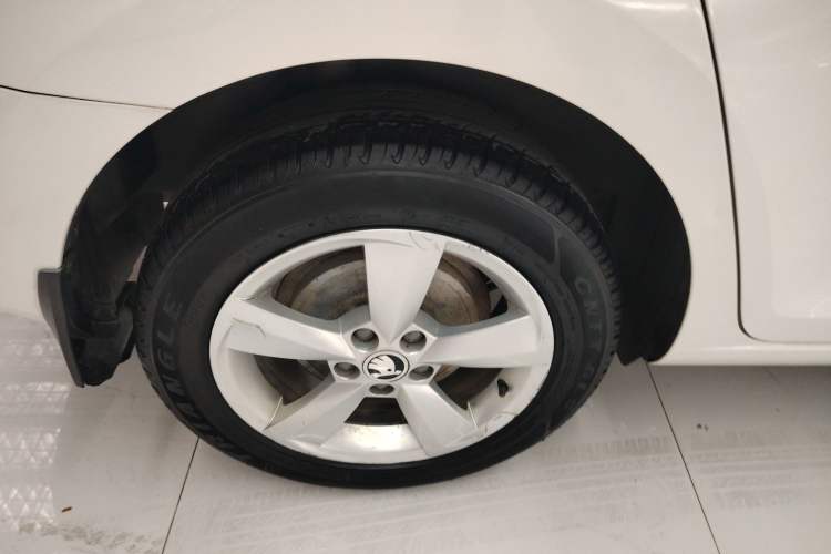 Used Skoda Rapid Spaceback 2016 1.6L Manual Trend Edition Exterior 3