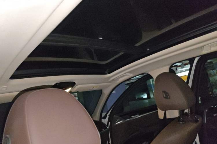 Used BMW X3 2020 xDrive25i Luxury Package Headliner