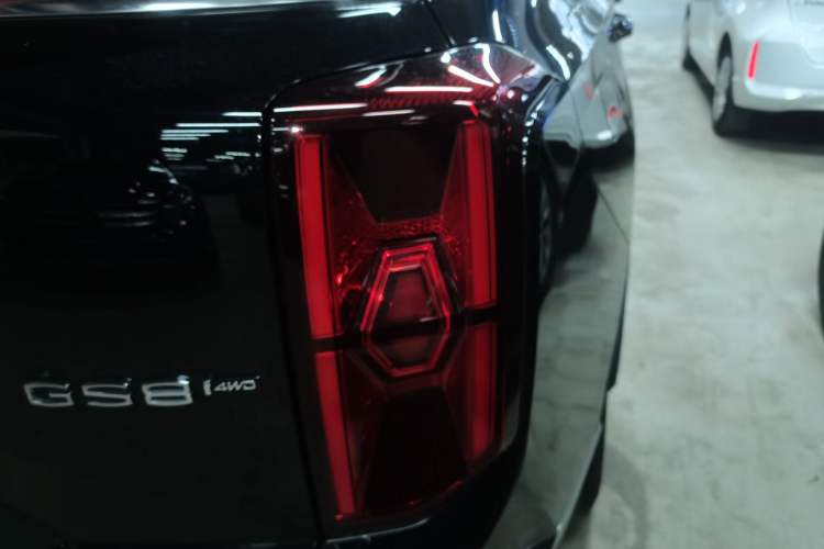 Used GAC Trumpchi GS8 2022 Flagship Series 2.0 TGDI Four-Wheel Drive Luxury Smart Connectivity Version (6 Seats)
