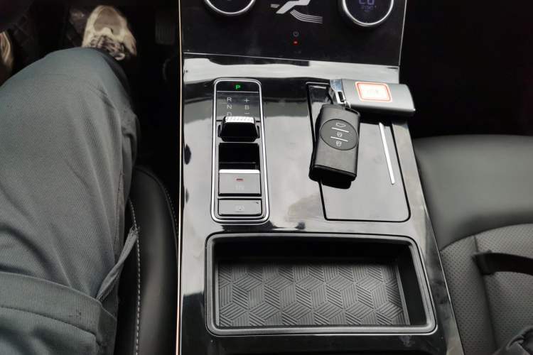 Used EXEED Zhuifeng C-DM 2022 1.5 TCI-DHT 105 km "Chengfeng Qi" Edition Gear Lever