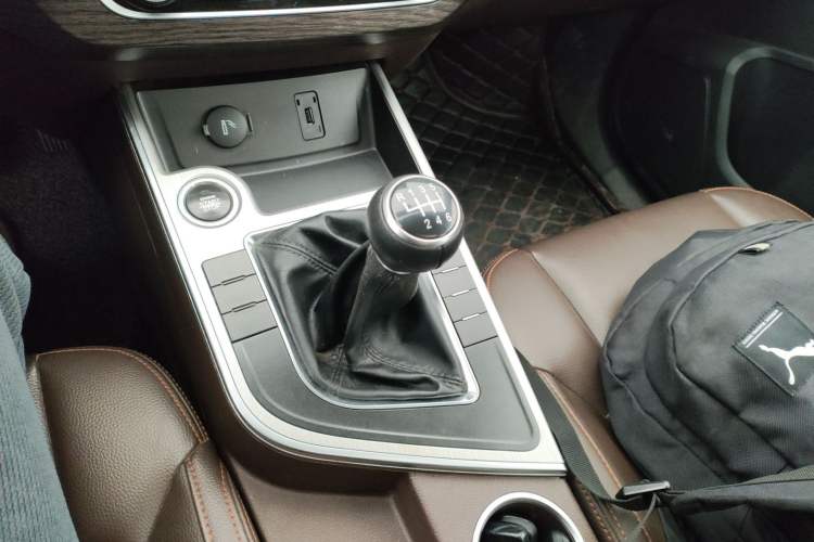 Used FORTHING Joyear X5 2017 Jingxiang Series 1.5T Manual Luxury Model
