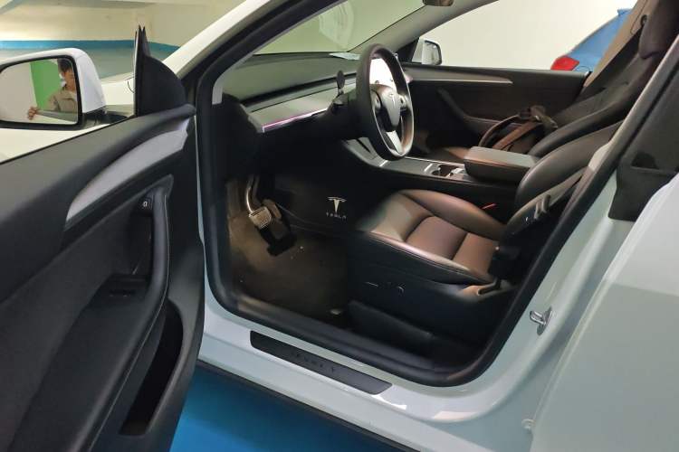 Used Tesla Model Y 2023 Rear-Wheel-Drive Version Driver Seat