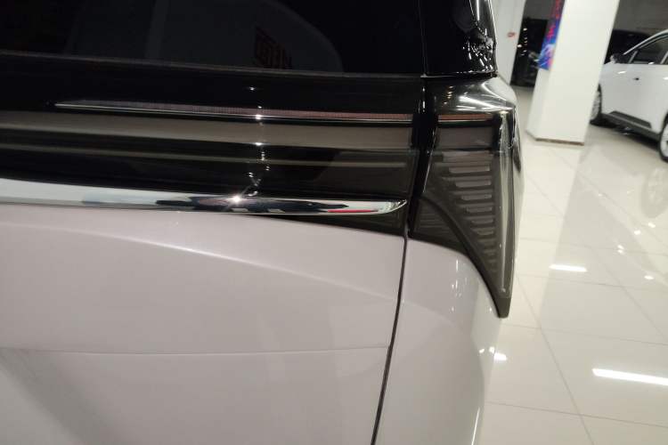 Used Buick GL8 New Energy 2024 Lu Zun Deluxe Edition 7-Seater