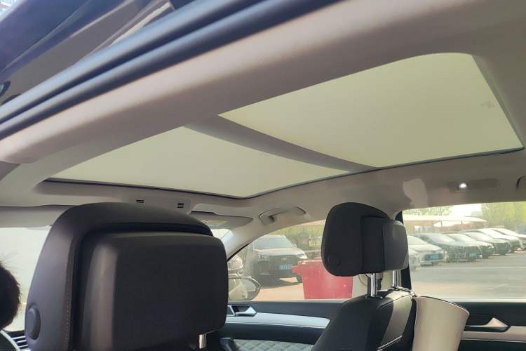 Used Volkswagen Magotan 2023 2 Million Units Commemorative Edition 330TSI DSG Luxury Version Headliner