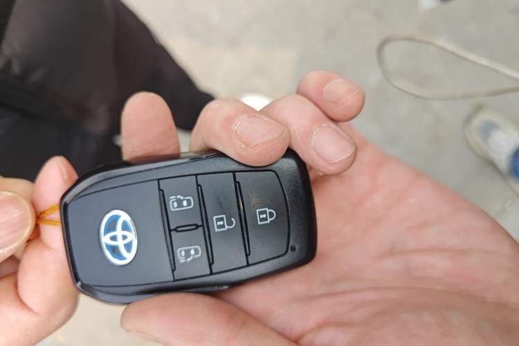 Used Toyota Sienna 2023 2.5L Hybrid Comfort Edition