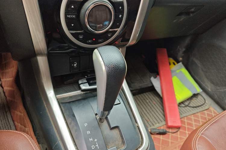 Used Isuzu D-MAX 2018 3.0T Four-Wheel Drive Automatic Ultra-Luxury Version 4JJ1-TC HI