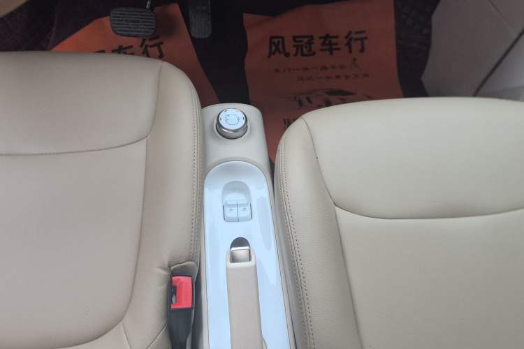 Used Wuling Hongguang MINIEV 2024 3rd Generation 215km Youth Edition Gear Lever