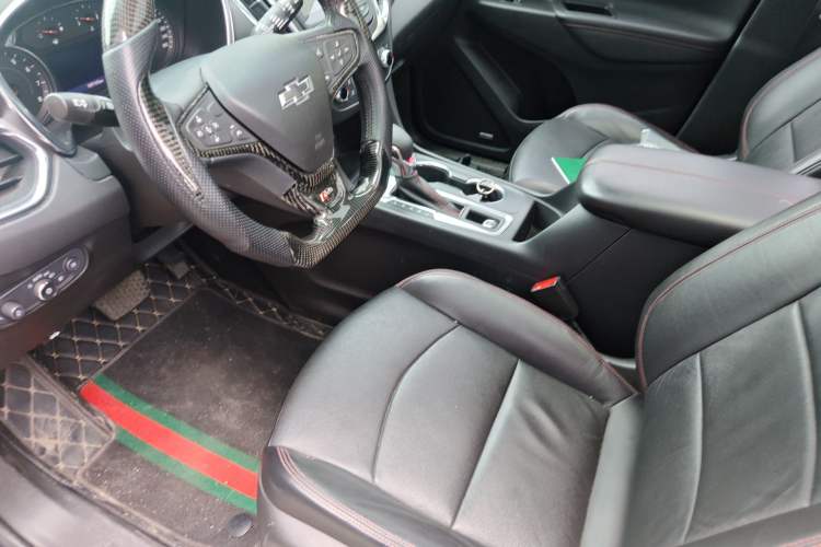 Used Chevrolet Equinox 2019 Redline 550T Automatic All-Wheel-Drive Trailblazer RS China VI Standard Driver Seat