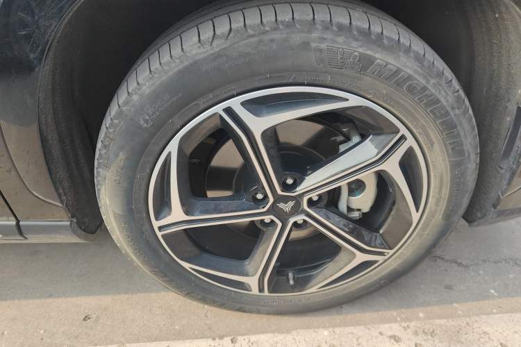 Used NETA L 2024 Extended-Range 310 Flash-Charge Red Edition
