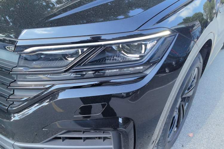 Used Volkswagen Touareg 2022 3.0 TSI Luxury Edition Black Diamond Sport Package