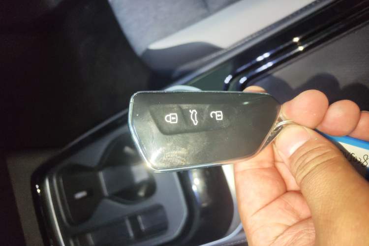 Used Volkswagen ID.4 CROZZ 2022 Long-Range PURE+ Edition Vehicle Key